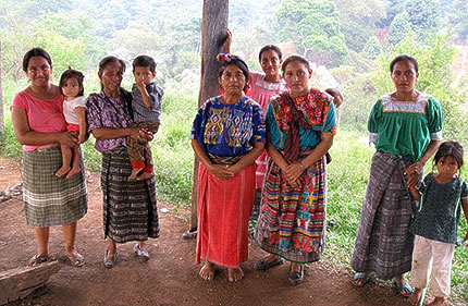 Ixcán women with children